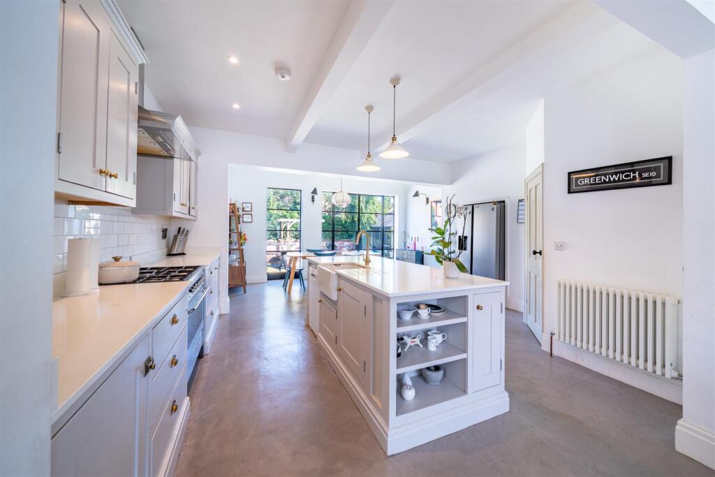 House in Rushcliffe, Abbey Park - View 4
