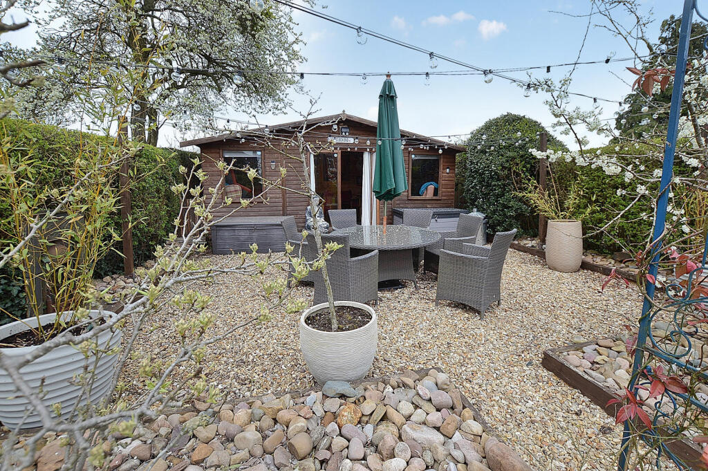 House in East Lindsey, Woodhall Spa - View 3