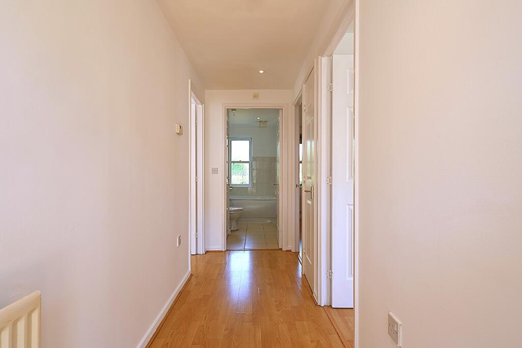 7 Highfield House photo 3