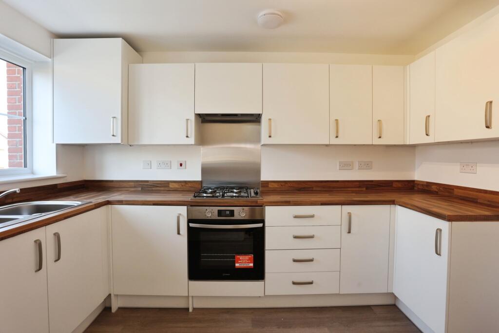 Rose Way, Edwalton, Nottingham, Nottinghamshire, NG12 photo 2