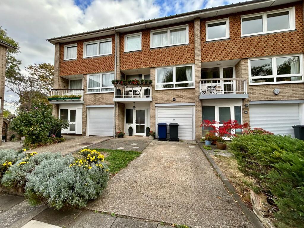 Main image of property: Mount Avenue, London, W5