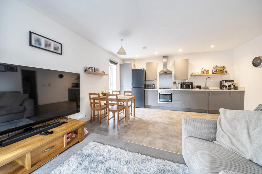 Apartment in Basingstoke and Deane, Winklebury - View 5