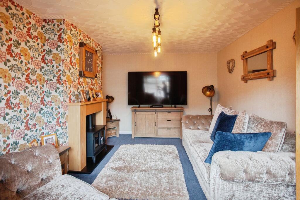 House in Rotherham, Dalton - View 3