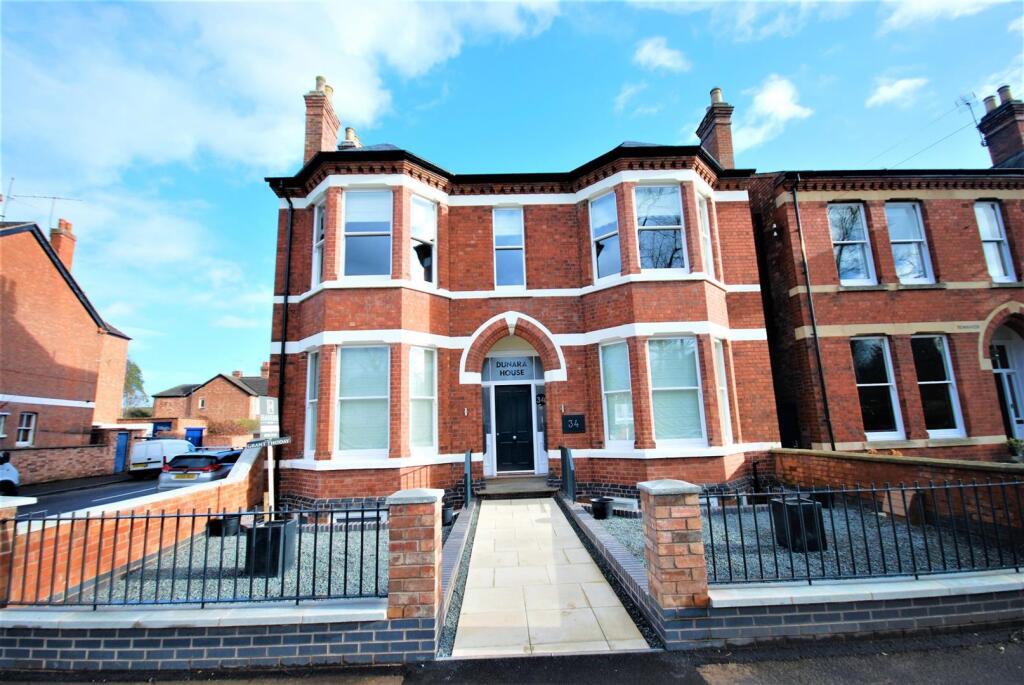 Main image of property: 34 Lillington Road, Leamington Spa