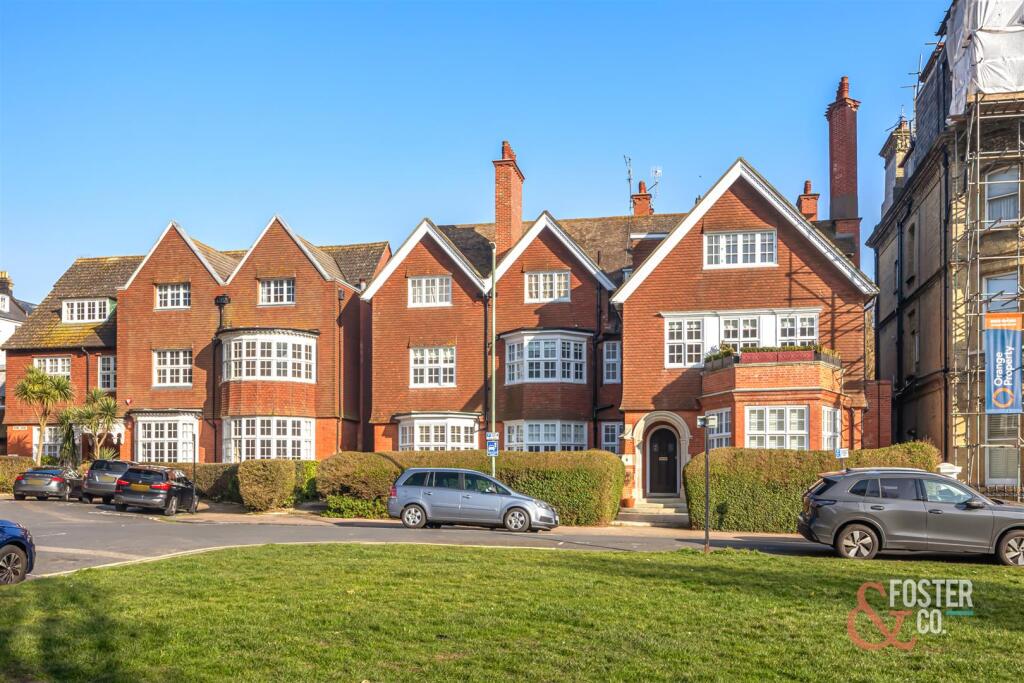 Apartment in Hove, Brunswick