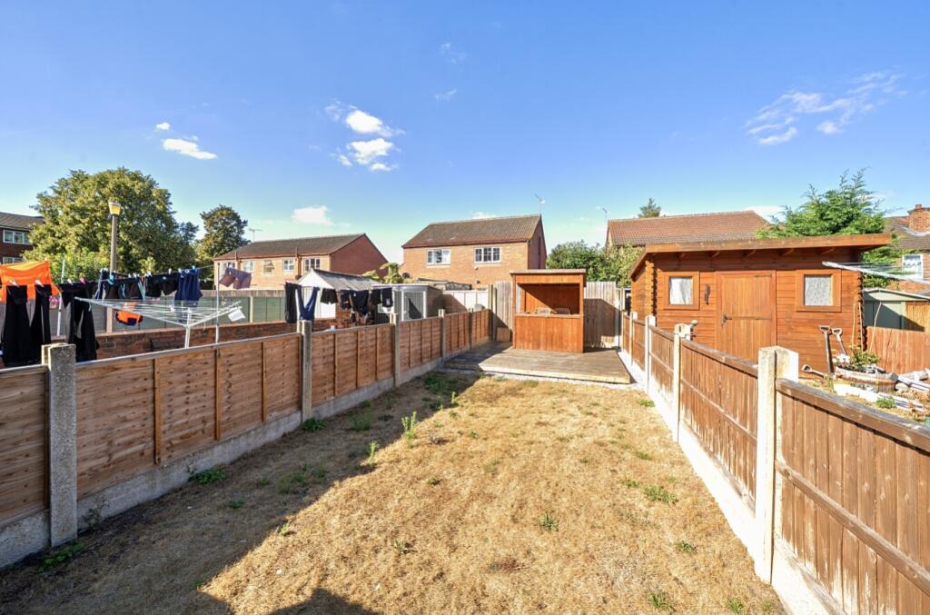 House in Lincoln - View 4