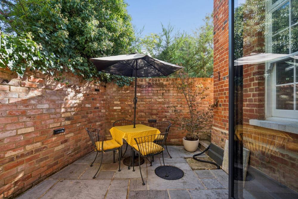 House in White Waltham, Paley Street - View 5