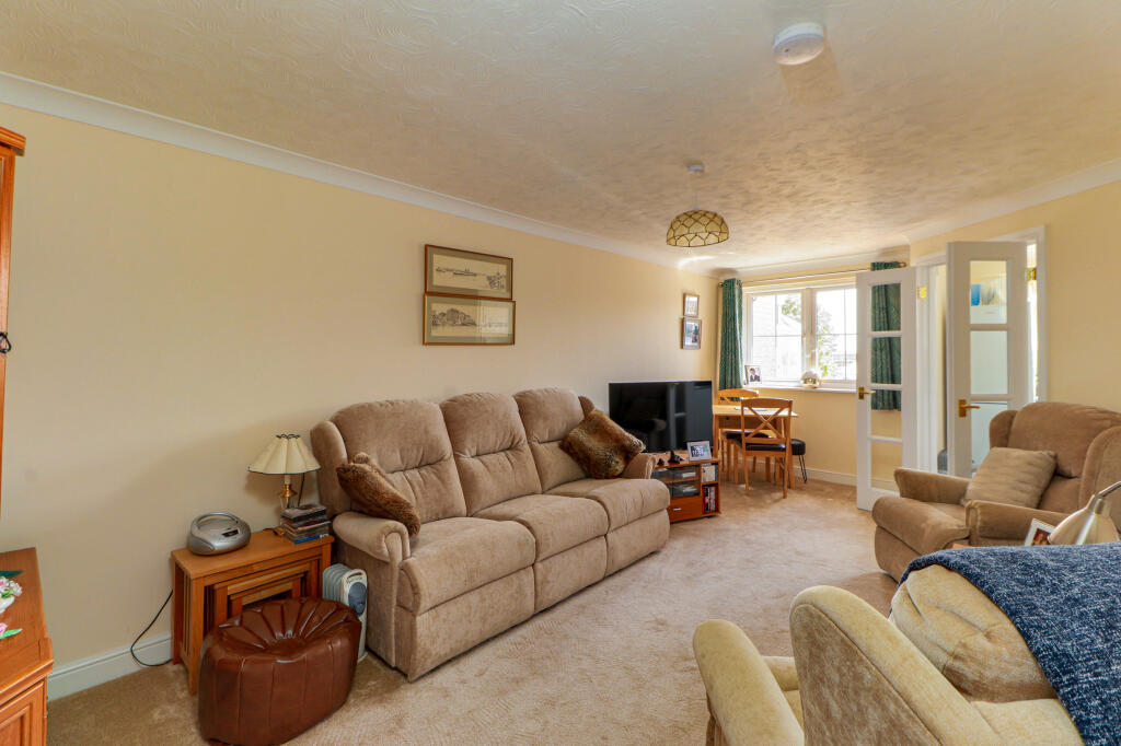 Queens Crescent, Southsea - View 3