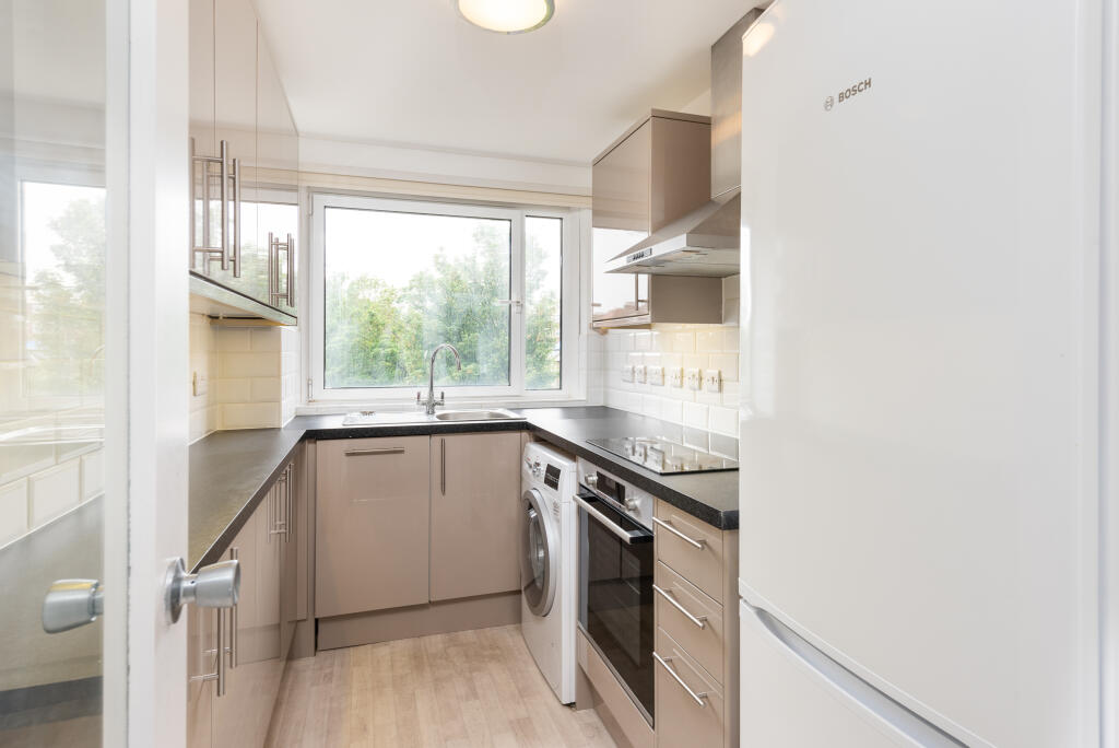 Main image of property: Flat 90 Eaton Manor, Hove