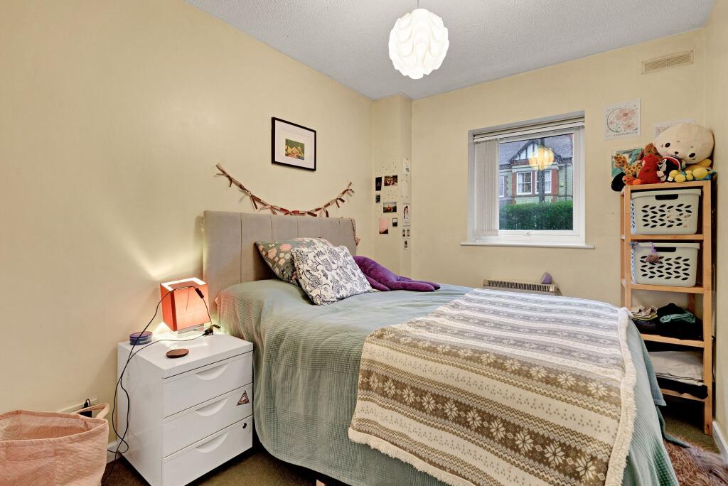 Apartment in Worcester - View 2