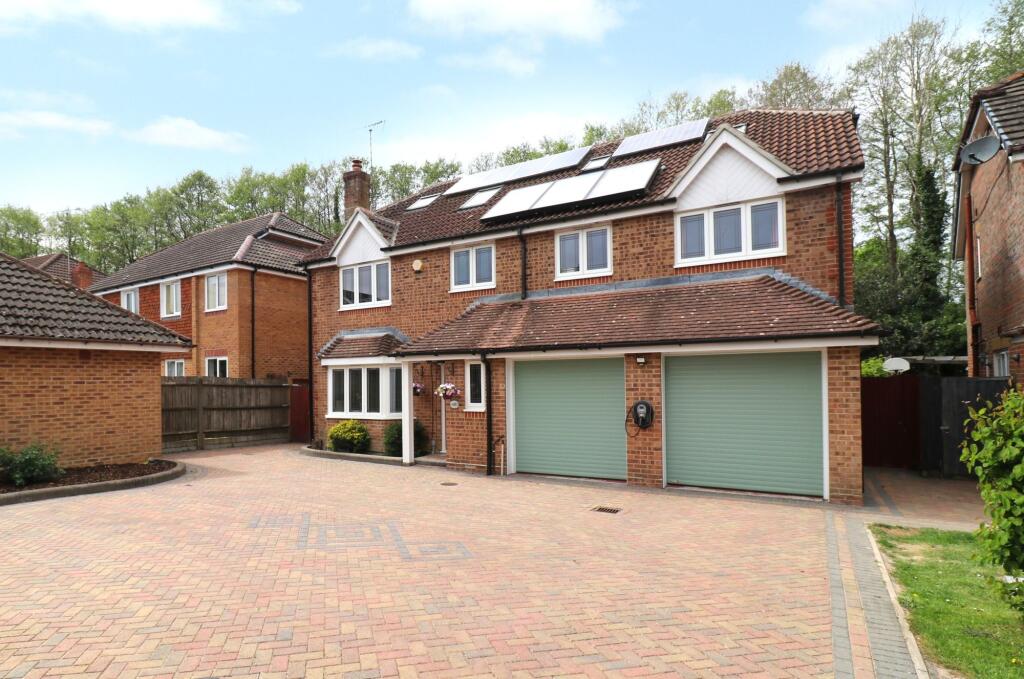 Main image of property: Britannia Gardens, Hedge End, SO30