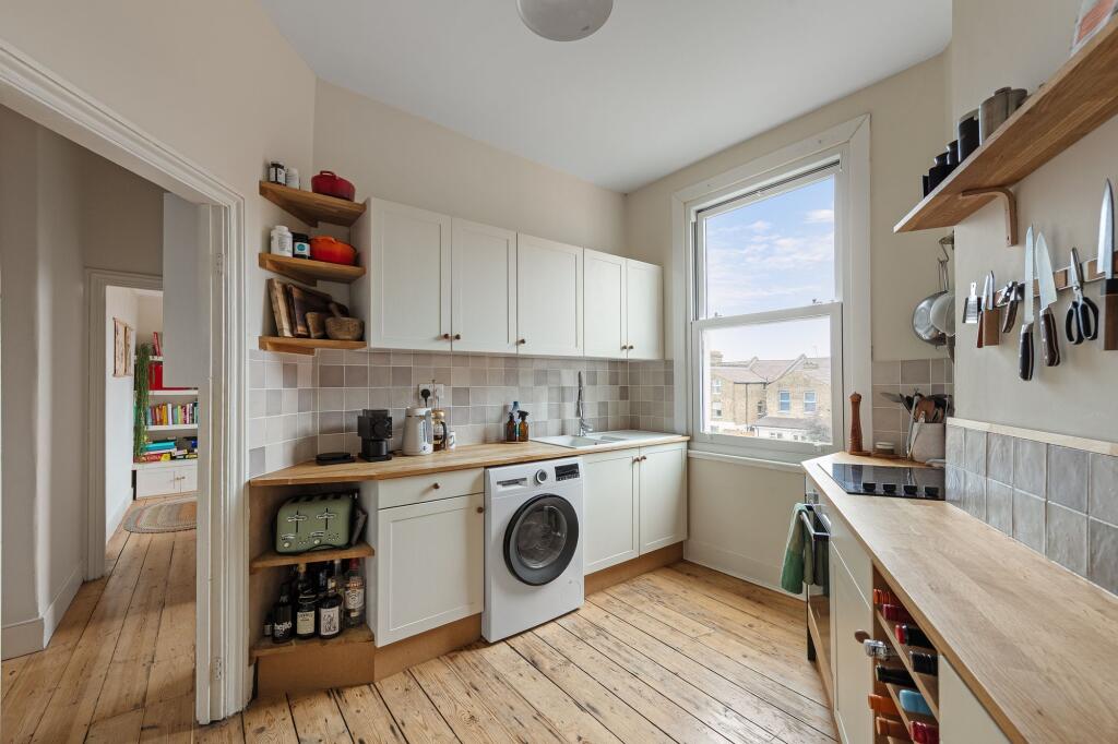 Apartment in London - View 3