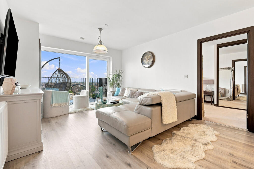 Apartment in Southend-on-Sea, Essex - View 5