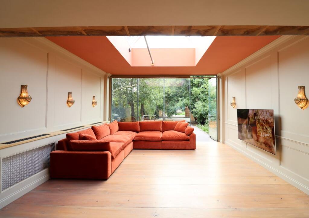 Main image of property: 35 Twitten Way, Worthing, BN14 7JU