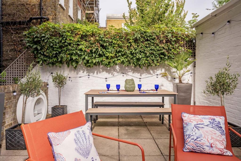 Apartment in London - View 5