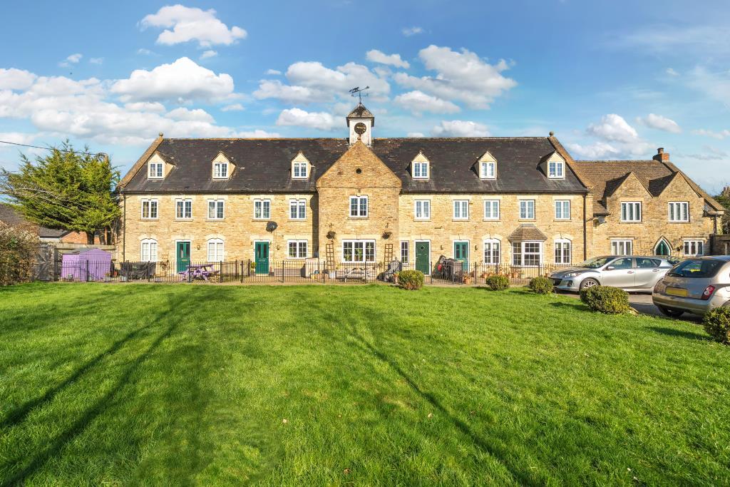 Main image of property: Heathfield, Bletchingdon, OX5