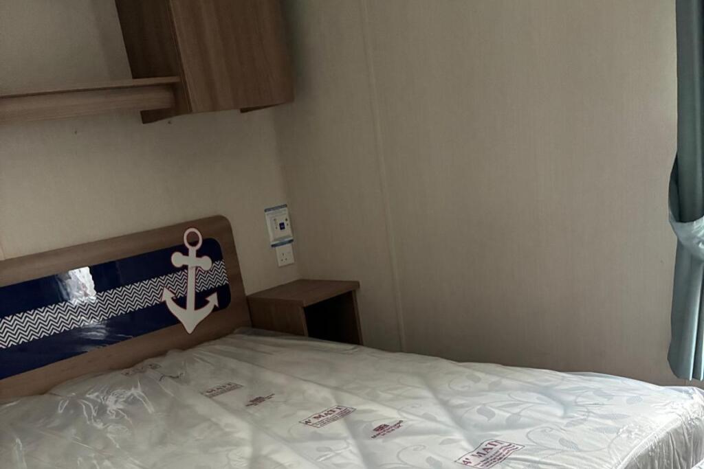 Two Bed Swift Loire, Pretoria Holiday Park, Point Clear, St Osyth, Essex, CO16 8NG photo 5