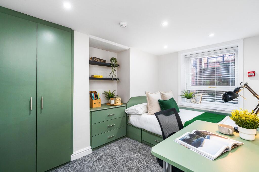 House in Leeds - View 5