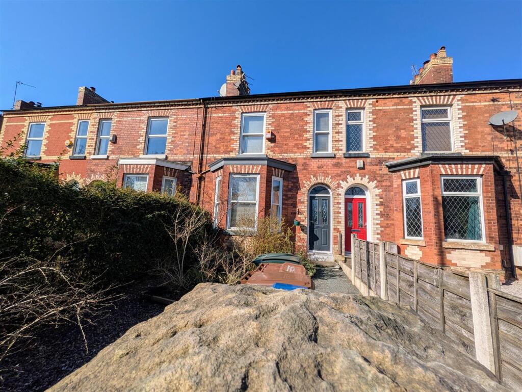 House in Stockport, Heaviley, Davenport - View 2