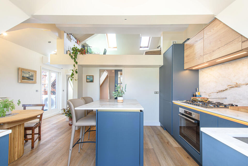Apartment in London, Vale of Health, West Hampstead - View 5
