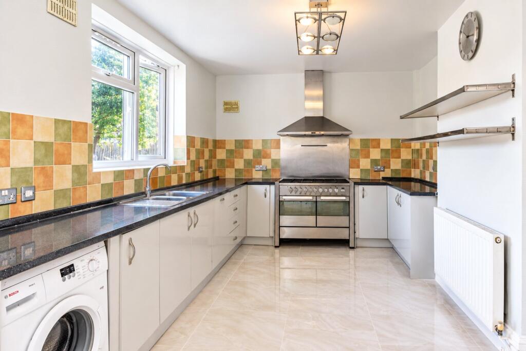 House in Romford - View 5