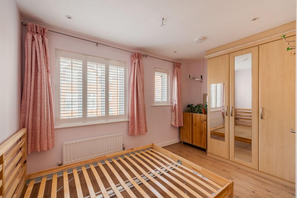 House in Redhill - More