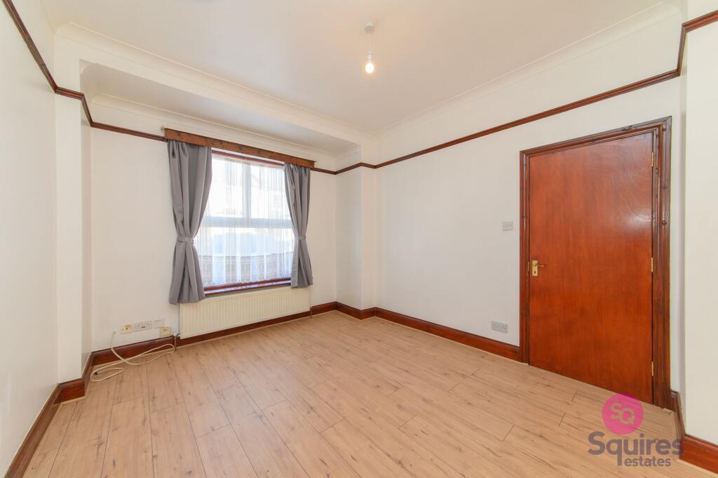 Main image of property: Long Lane, London, N3