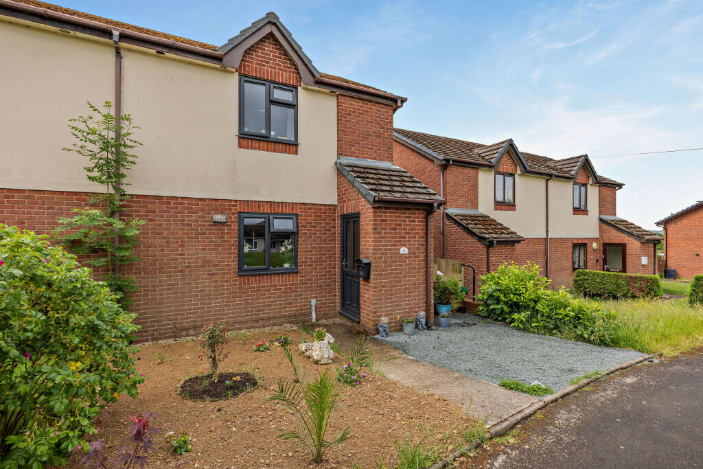 Llwynbrain Villas, Howey, LD1
