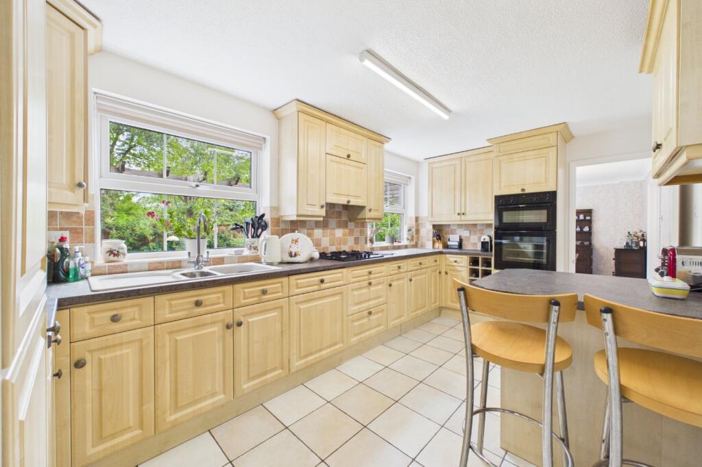 House in Wokingham - View 3