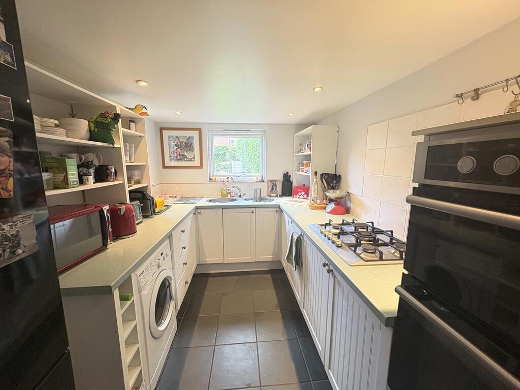 Elm Terrace, Honiton photo 2