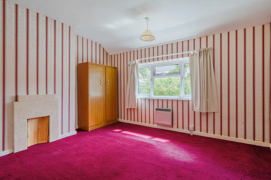 House in Teignbridge, Newton Abbot - More