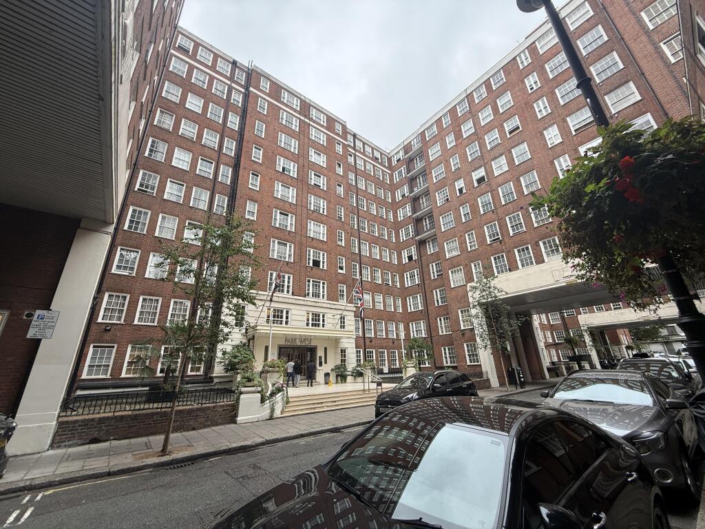Apartment in London, City of Westminster - View 3
