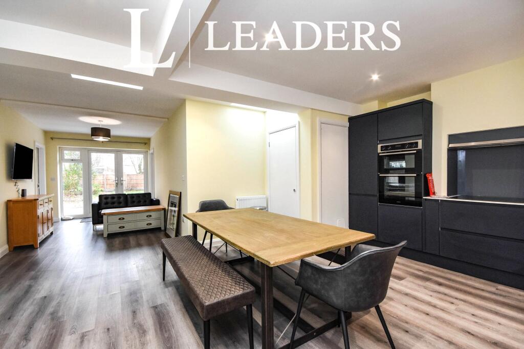House in East Hertfordshire, Hockerill, Bishop's Stortford - View 2
