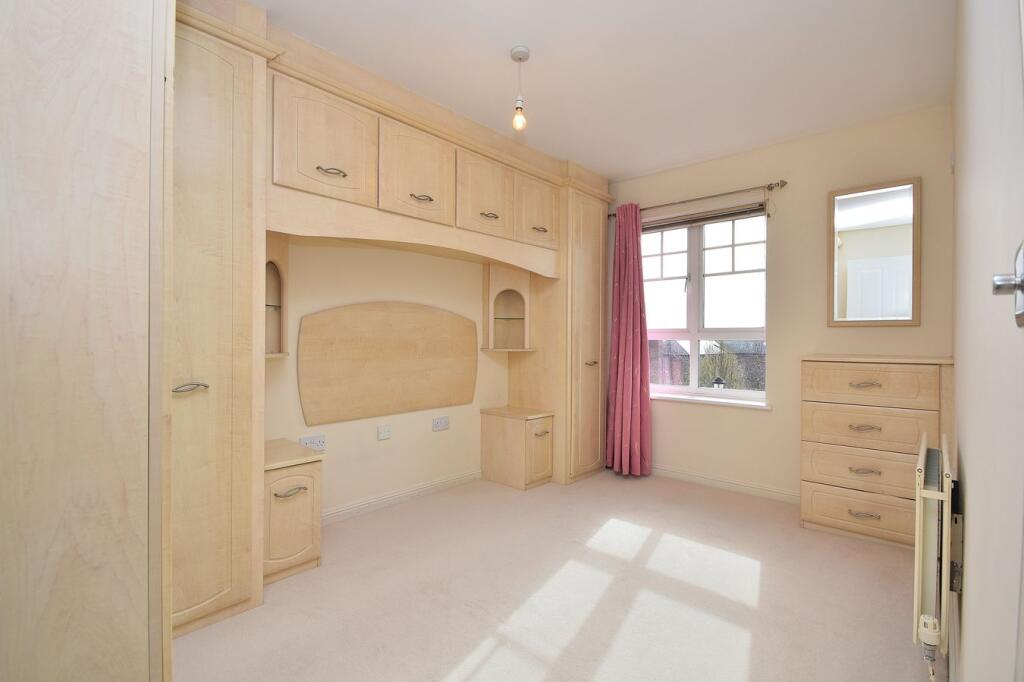 Apartment in Northampton - View 5
