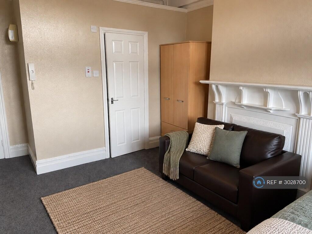 Apartment in Bristol - View 4