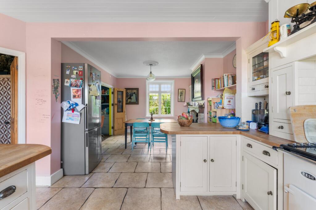 House in Redhill - View 5
