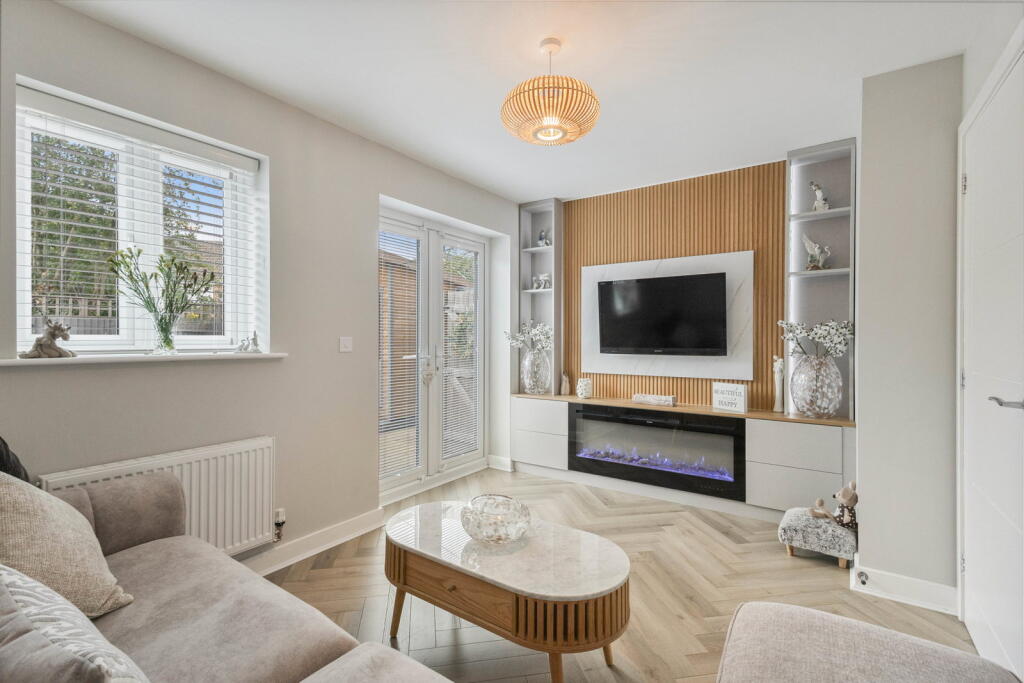 House in Wakefield, West Yorkshire - More