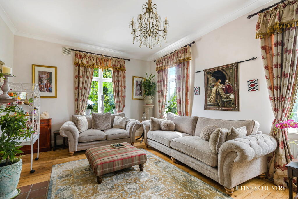 House in South Holland, Surfleet - More