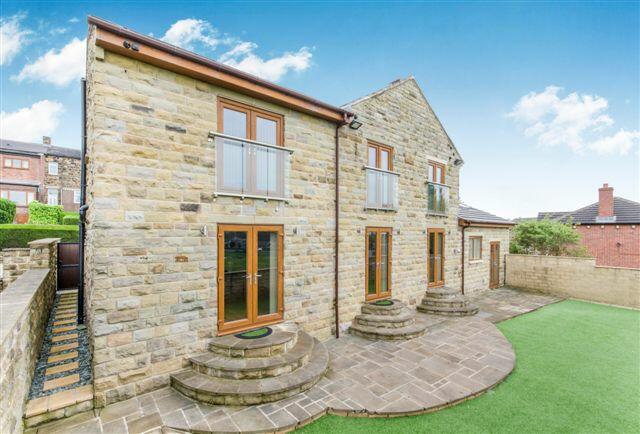 6-bed detached on Jail Road, White Lee, Batley, WF17 8AE, £600,000