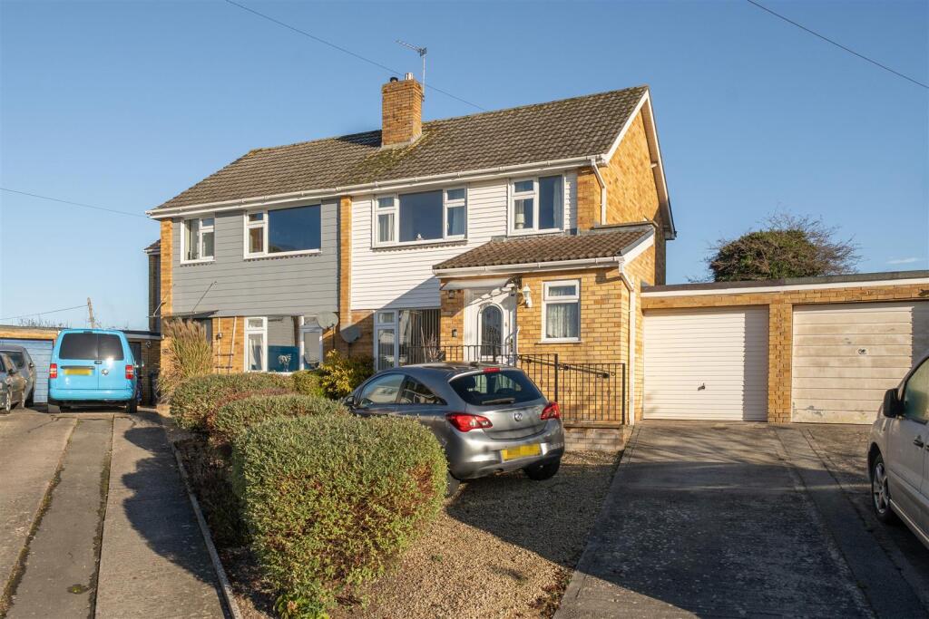 3-bed semi-detached on Parklands, Trowbridge, £260,000