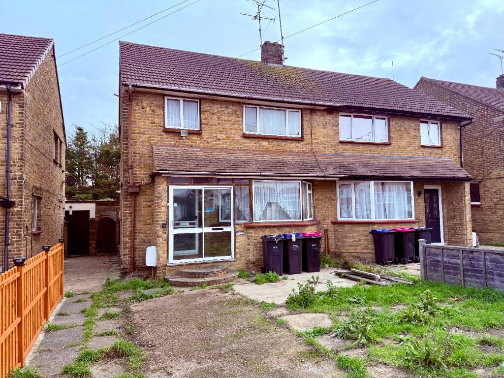 Main image of property: Richmond Drive, Westcliff-On-Sea, Essex, SS0