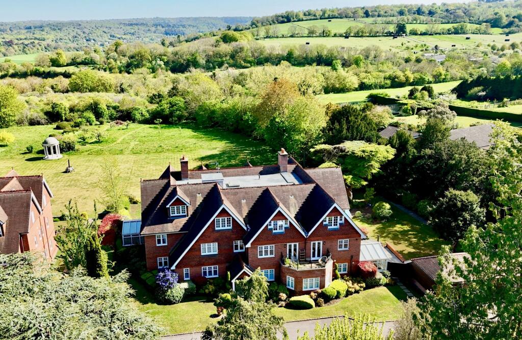 Main image of property: Guildford Road, Fetcham, KT22