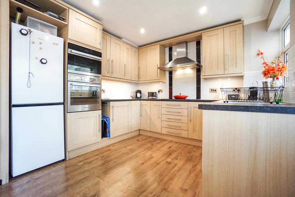 House in Chesterfield, Brimington - View 4