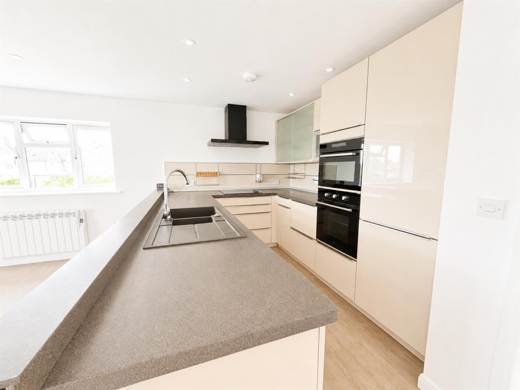 Apartment in Wealden, Sandy Cross, Heathfield and Waldron - View 4