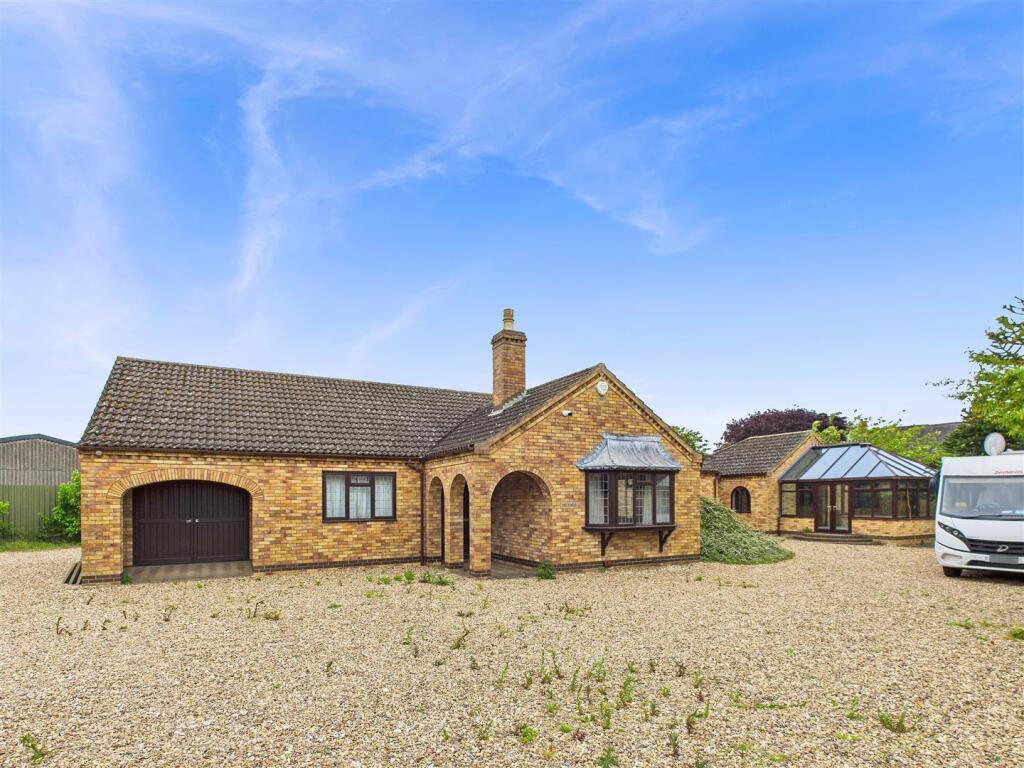 3-bed detached on Carpe Diem Nook,  Spilsby, £419,500