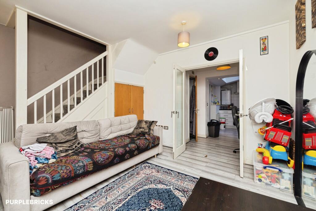 House in London - View 5