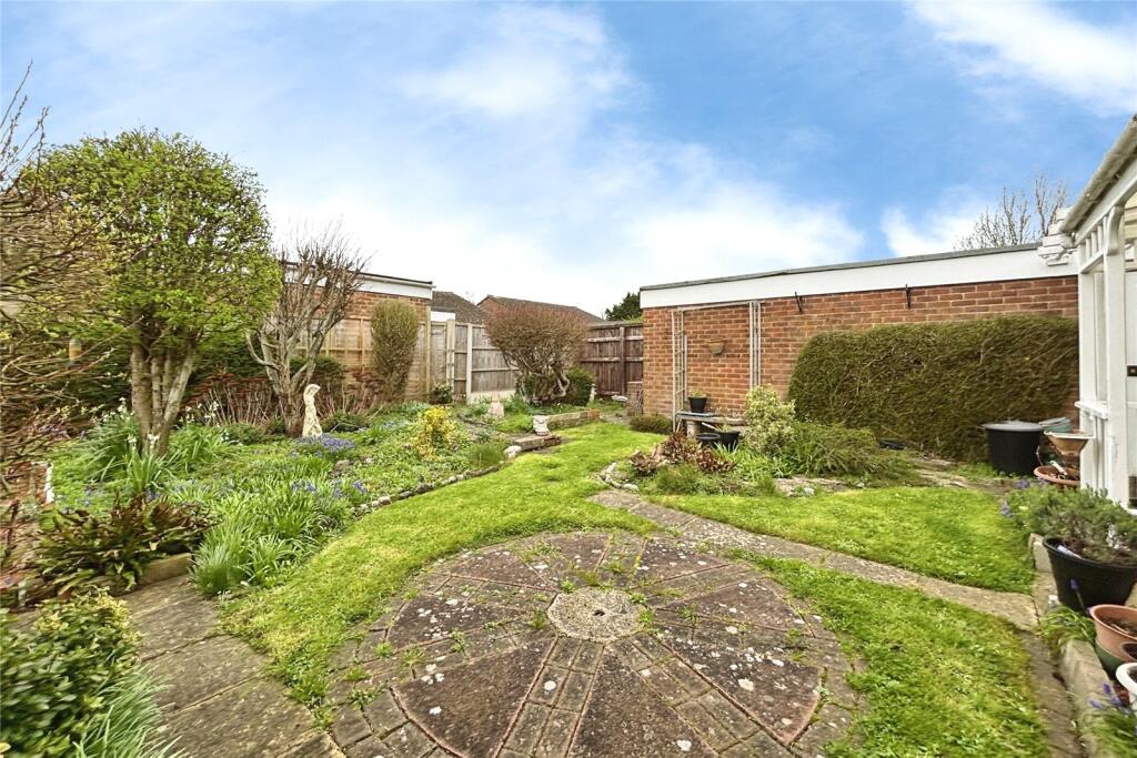Farleigh Close, Westbury photo 4