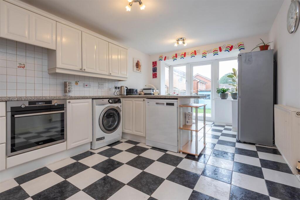 Topaz Way, Chorley photo 2