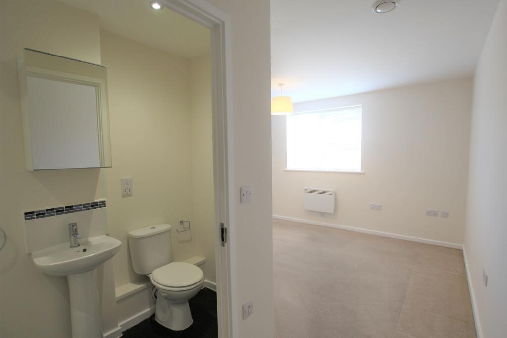Apartment in Milton Keynes - More