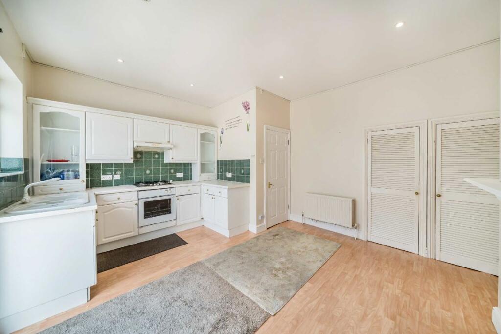 House in London - View 2
